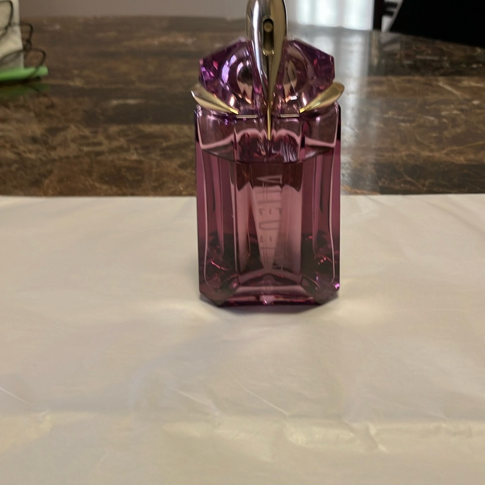 Alien woman’s perfume by Mugler